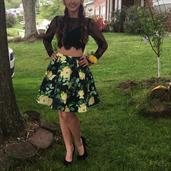 2016 Sherri Two Piece - Picture 3 of 3